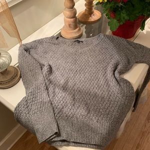 Gray v neck American Eagle sweater! Medium